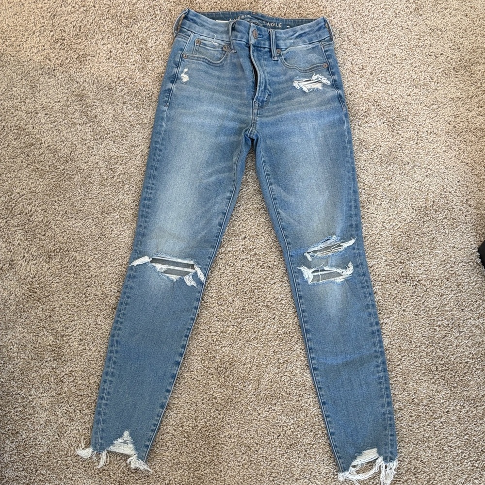 American Eagle Outfitters Light Blue Distressed Skinny Jeans